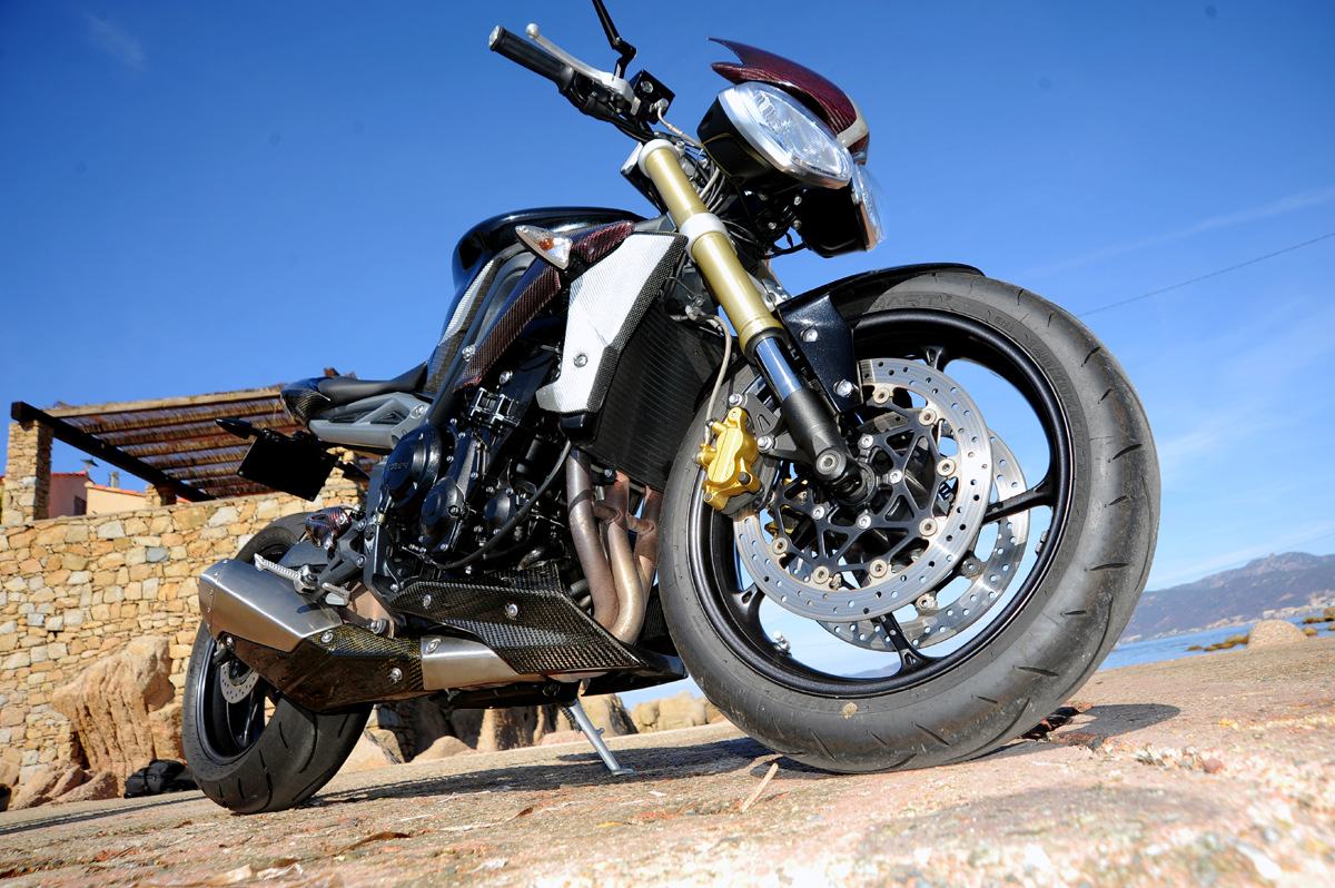 Street Triple 675 2013 Sabot moteur carbone-1