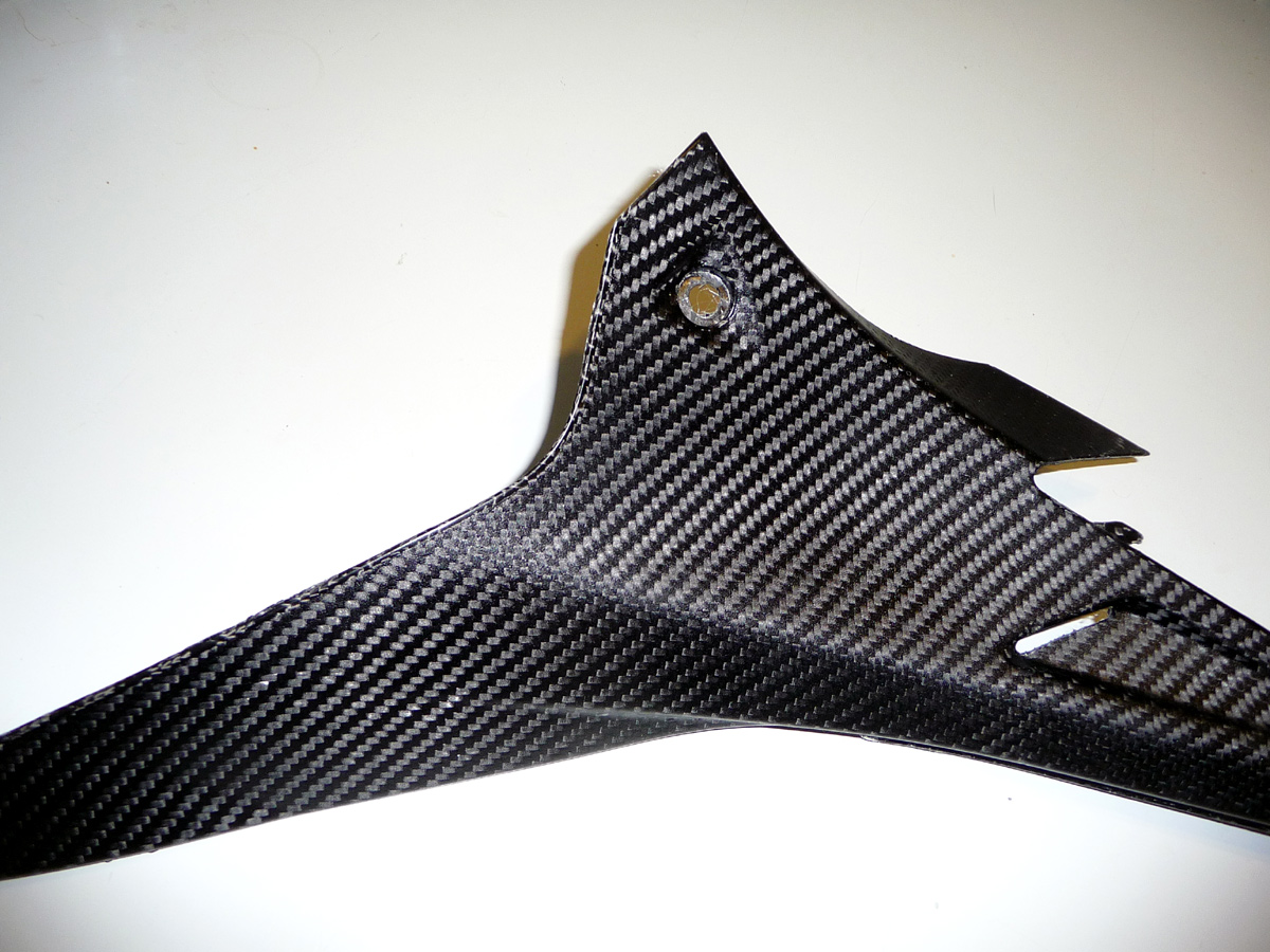 CARBON FIBER UNDER TANK SIDE PANELS FOR RSV4 / TUONO V4