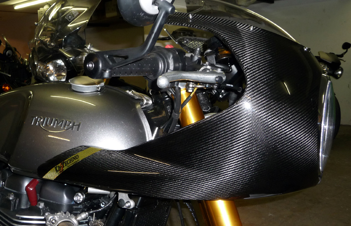 carénage Racing  carbone Triumph Thruxton 1200