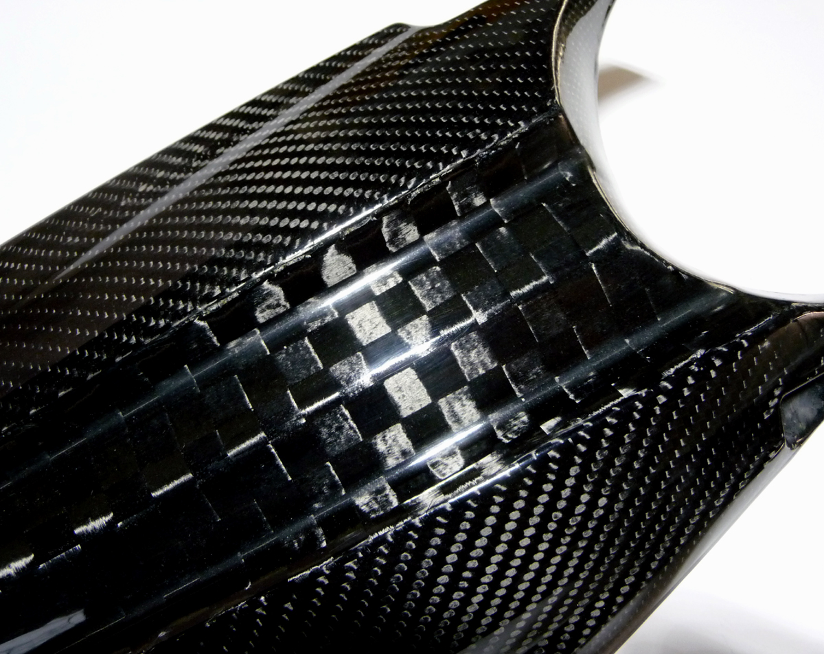 Hugger-bi-carbon-detail-1