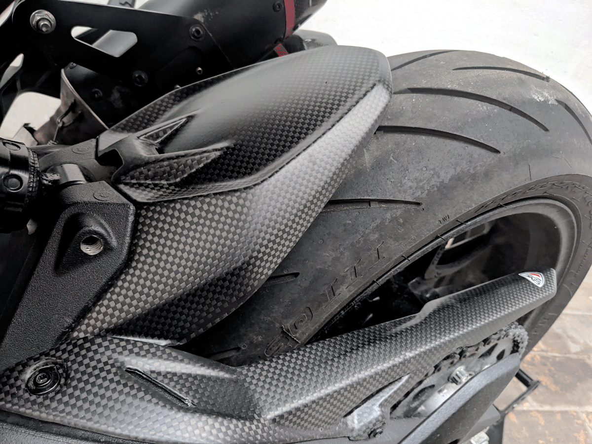 Rear fender kit / carbon chain protection