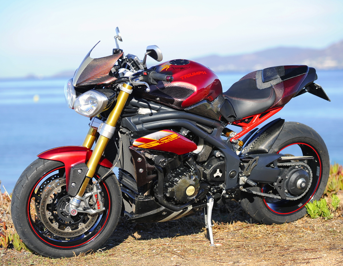 Triumph-Speed-Triple-1050-carbone-2011