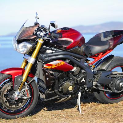 Triumph-Speed-Triple-1050-carbone-2011